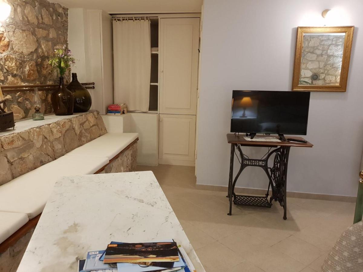 Apartments Gabri Mali Lošinj Exteriör bild