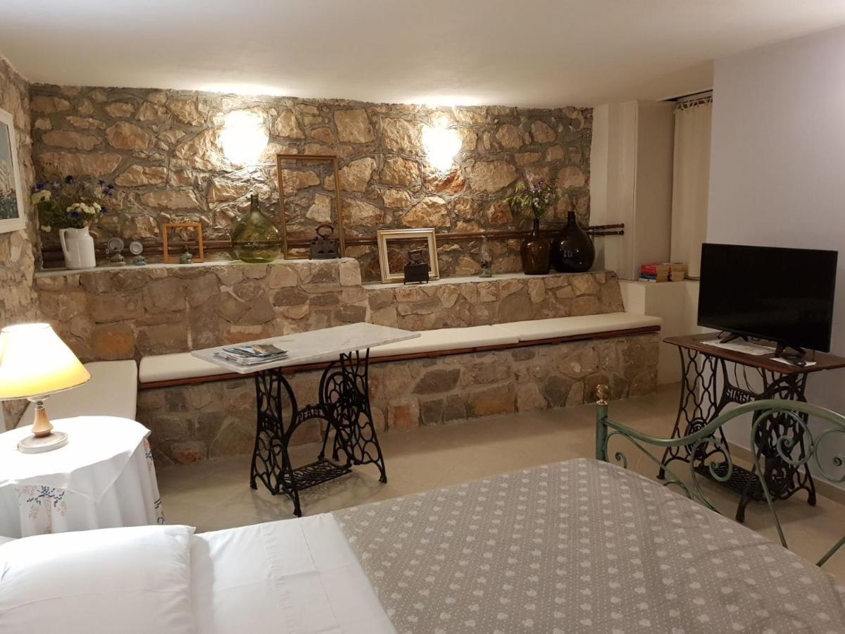 Apartments Gabri Mali Lošinj Exteriör bild